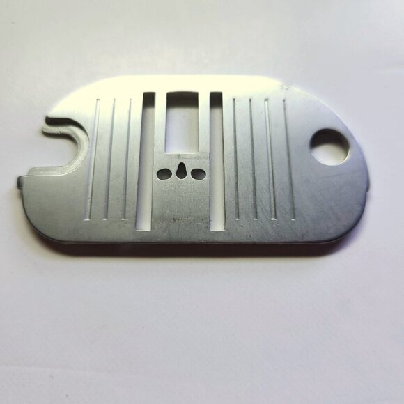 Singer Needle Throat Plate 381486 Singer Genuine Vintage Singer Needle P… - Picture 2 of 5